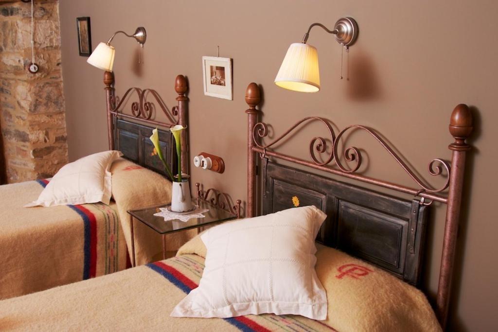 Santa Colomba de Somoza Casa Pepa Hotel Rural חדר תמונה
