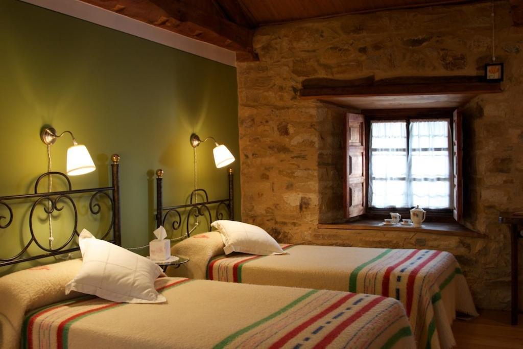 Santa Colomba de Somoza Casa Pepa Hotel Rural חדר תמונה